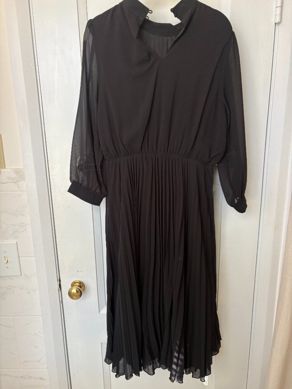 Ellison Black Long Sleeve Pleated Midi Dress Size S